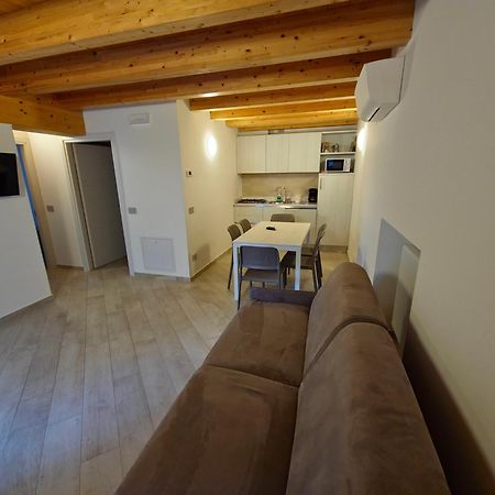 Casa Antico Borgo - Appartamento 1 อัสเซนซา ดิ เบรนโซเน ภายนอก รูปภาพ