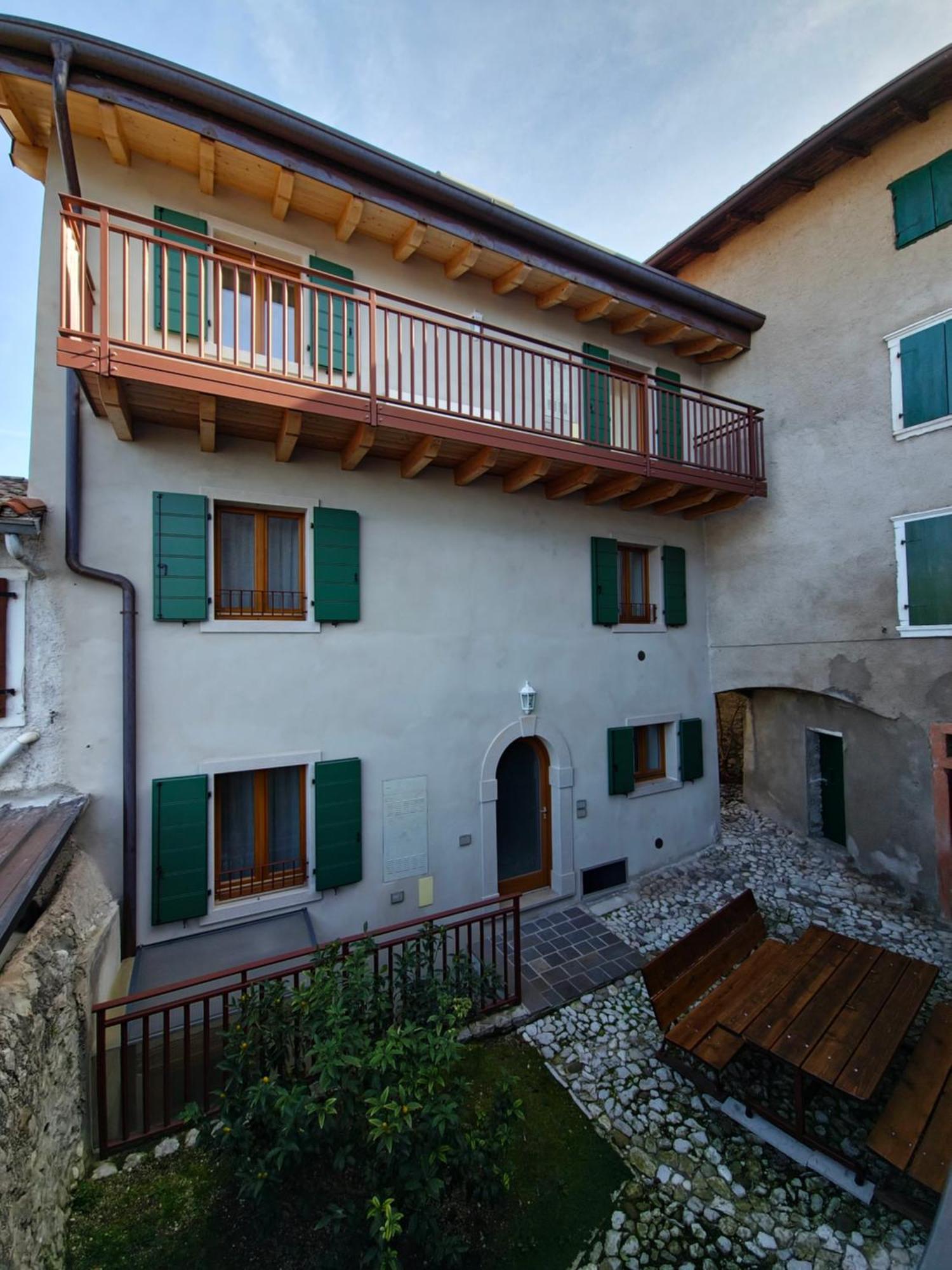 Casa Antico Borgo - Appartamento 1 อัสเซนซา ดิ เบรนโซเน ภายนอก รูปภาพ